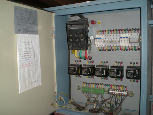 做好機(jī)房市電監(jiān)控，及時(shí)發(fā)現(xiàn)三相電壓不平衡