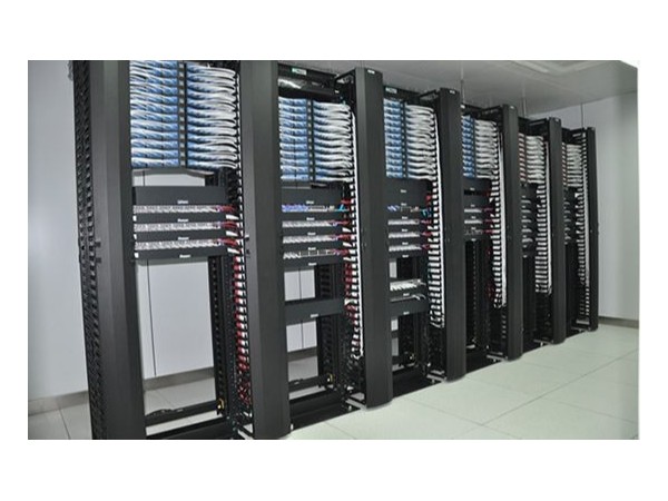 機(jī)房動(dòng)環(huán)集中監(jiān)控系統(tǒng)應(yīng)具備哪些特征？