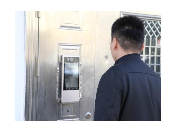 門(mén)禁系統(tǒng)聯(lián)動(dòng)視頻監(jiān)控，相得益彰！